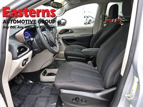 Used 2023 Chrysler Voyager LX FWD image 14