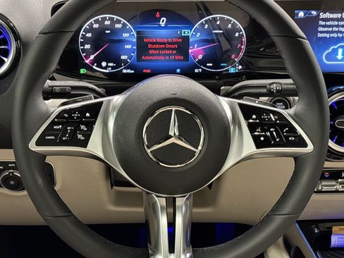 New 2026 Mercedes-Benz GLB 250 image 18