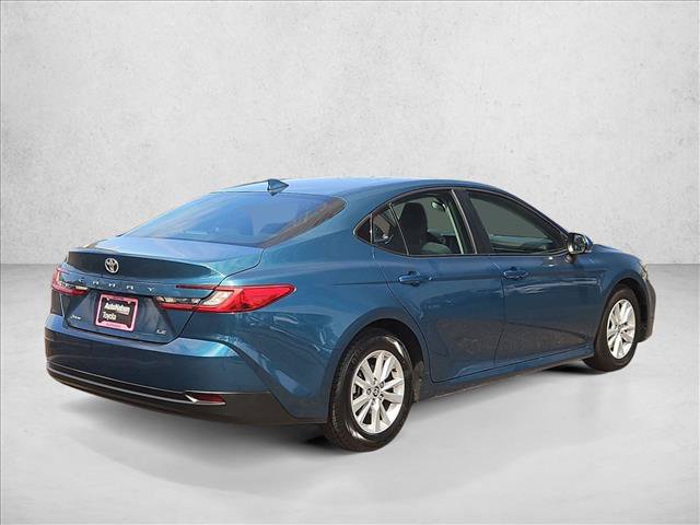 Used 2025 Toyota Camry LE FWD image 5