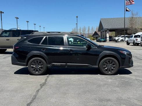 Used 2025 Subaru Outback Onyx Edition AWD/4WD image 6