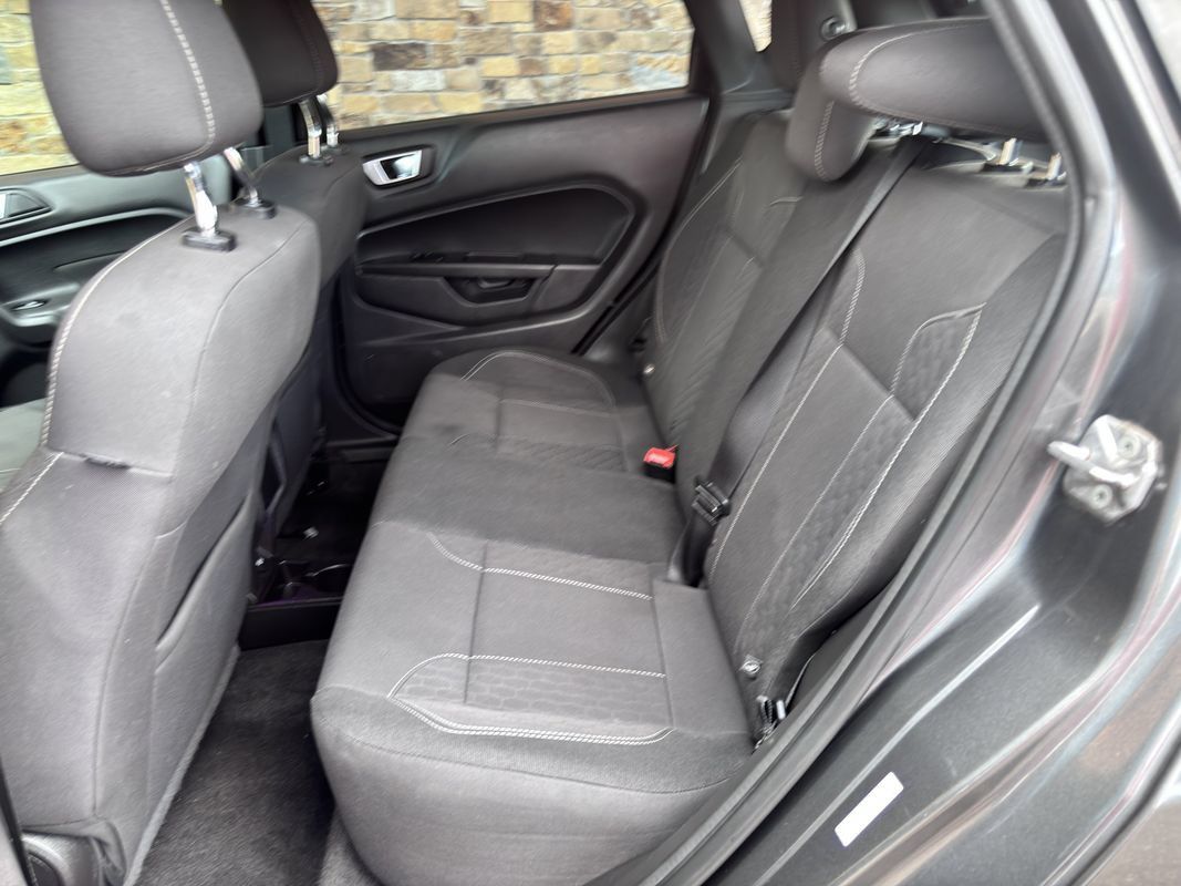 Used 2016 Ford Fiesta ST FWD image 32