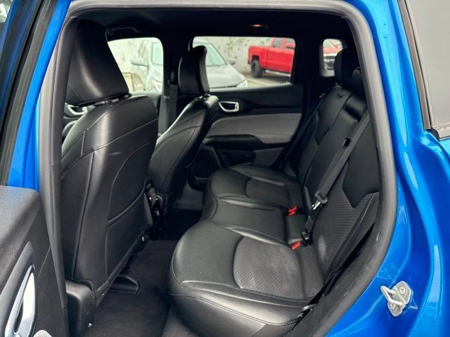 Used 2024 Jeep Compass Latitude AWD/4WD image 11