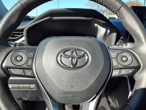 Used 2022 Toyota RAV4 XLE Premium image 47