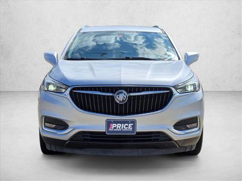 Used 2020 Buick Enclave Essence FWD image 2