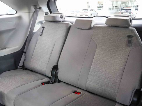Used 2024 Toyota Sienna LE image 20