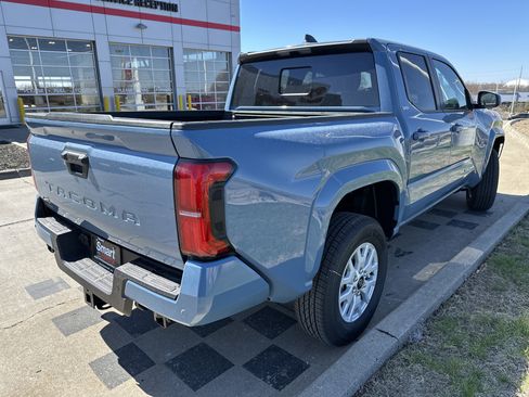 New 2026 Toyota Tacoma SR5 w/ SR5 Upgrade Package AWD/4WD image 10