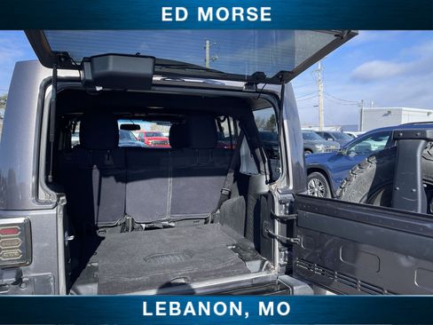 Used 2018 Jeep Wrangler Unlimited Sahara image 22