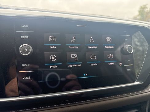 Used 2022 Volkswagen Taos SEL image 33