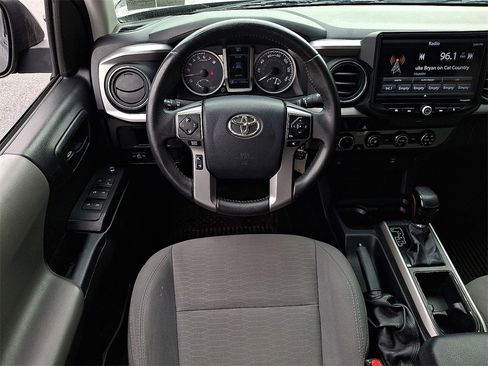 Used 2017 Toyota Tacoma SR5 w/ Tow Package image 13