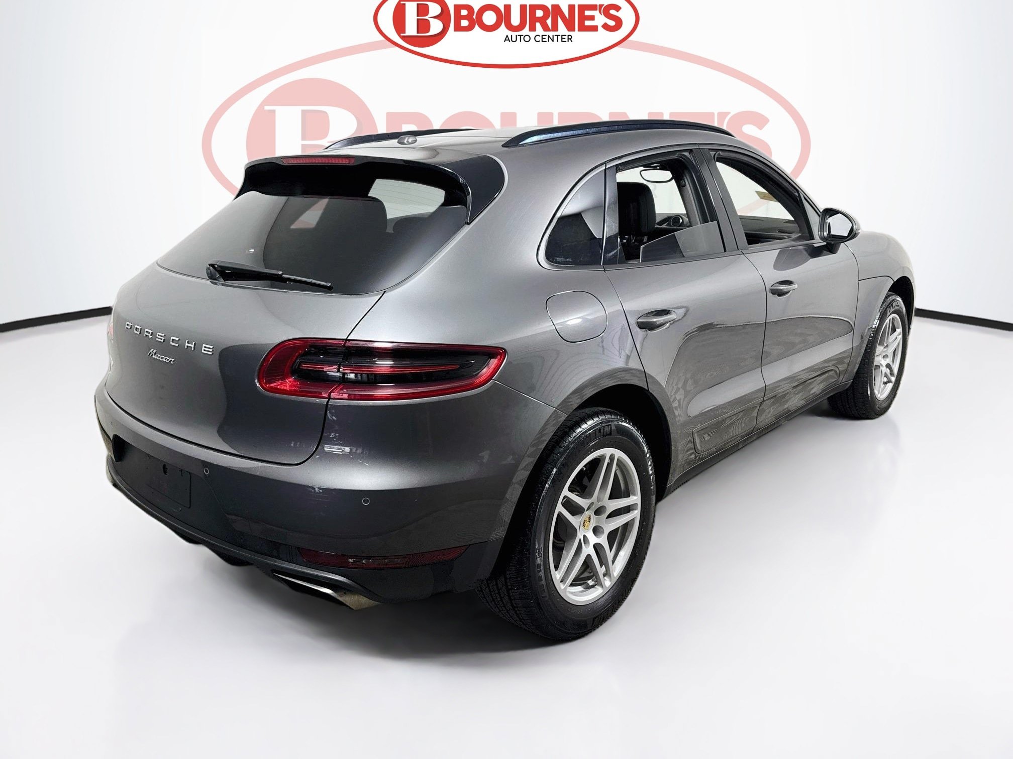 Used 2018 Porsche Macan AWD/4WD image 11