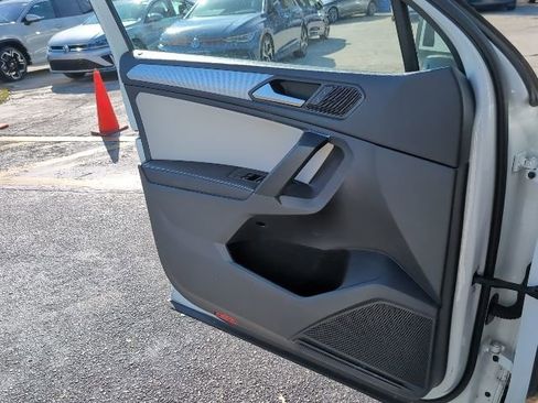 Used 2022 Volkswagen Tiguan S image 21