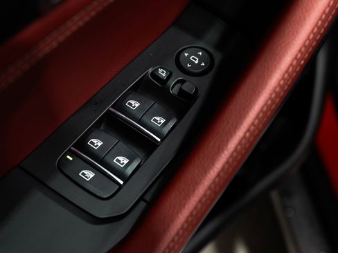 Used 2022 BMW X6 xDrive40i w/ Executive Package image 24