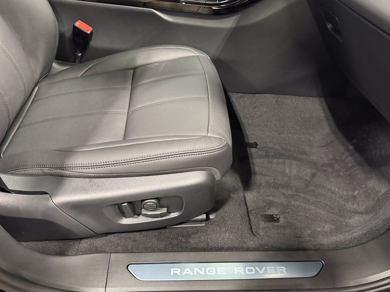 New 2026 Land Rover Range Rover Evoque S AWD/4WD image 52