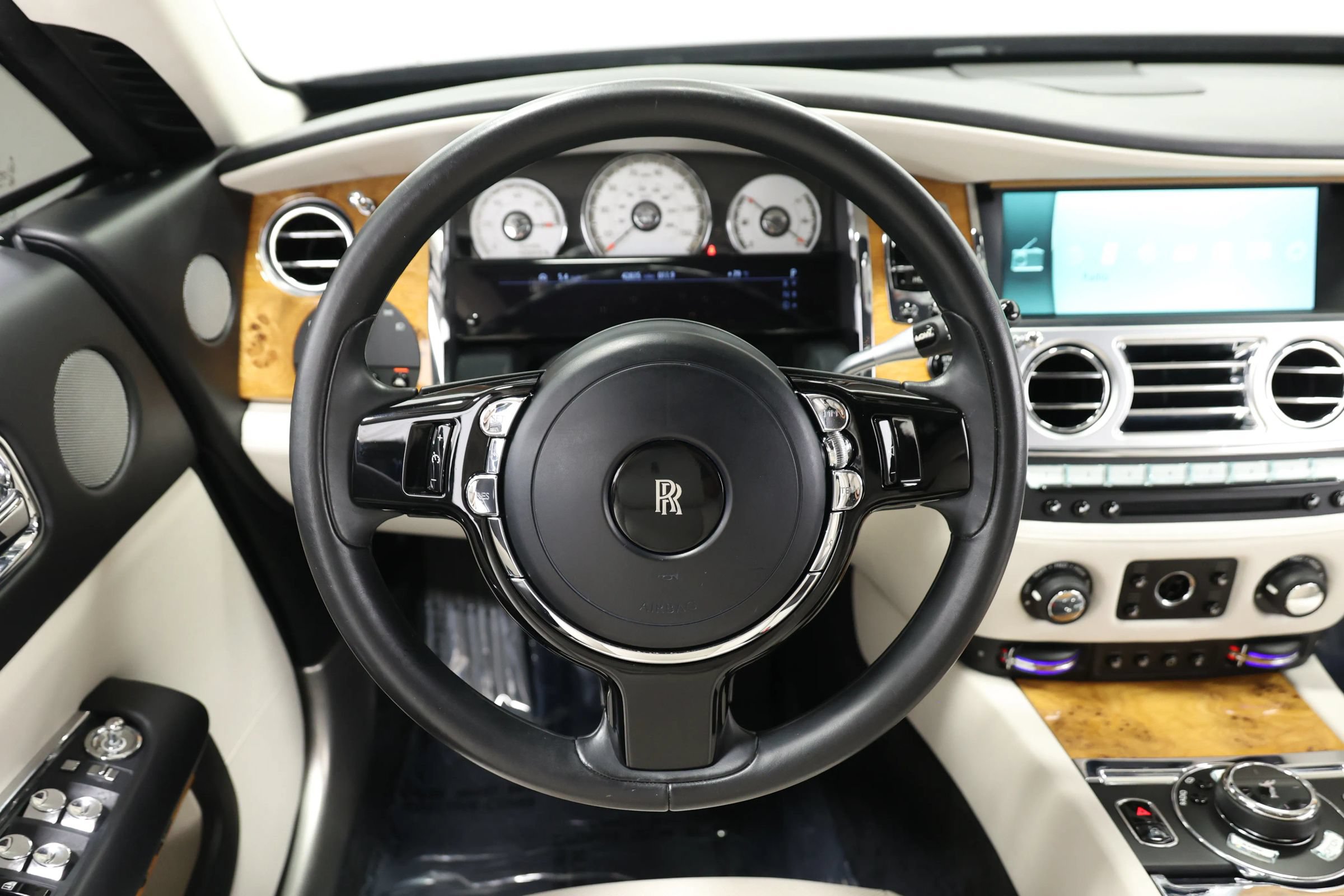 Used 2017 Rolls-Royce Wraith RWD image 31