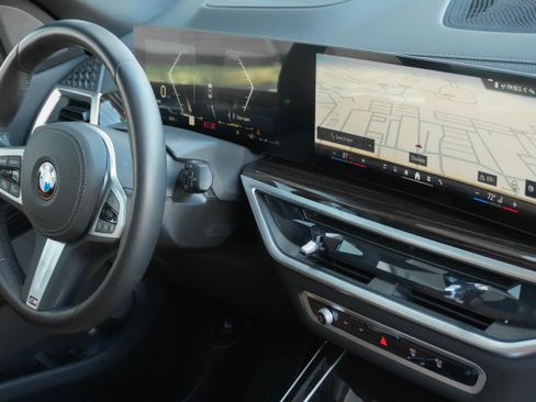 Used 2025 BMW X5 xDrive40i w/ Executive Package image 7