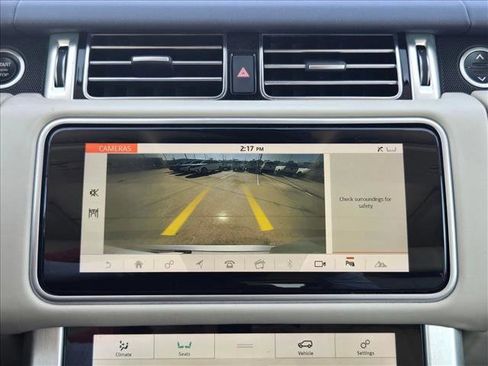 Used 2018 Land Rover Range Rover HSE image 12