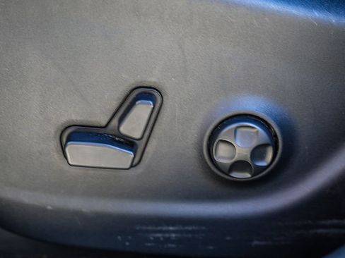 Used 2018 Jeep Cherokee Trailhawk image 24