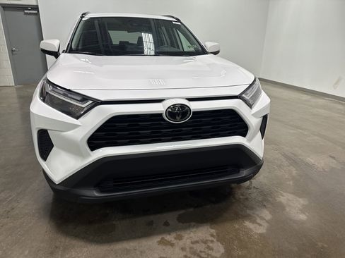 New 2025 Toyota RAV4 XLE image 7