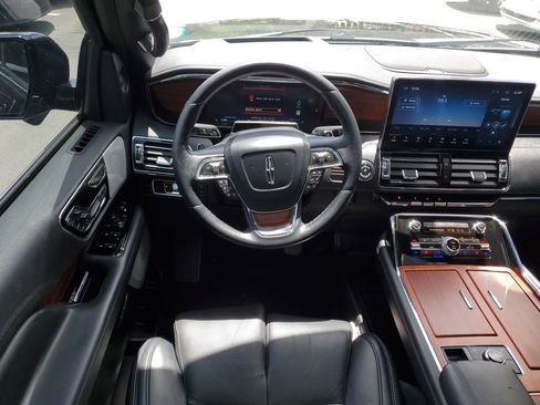 Certified 2024 Lincoln Navigator L Reserve AWD/4WD image 16