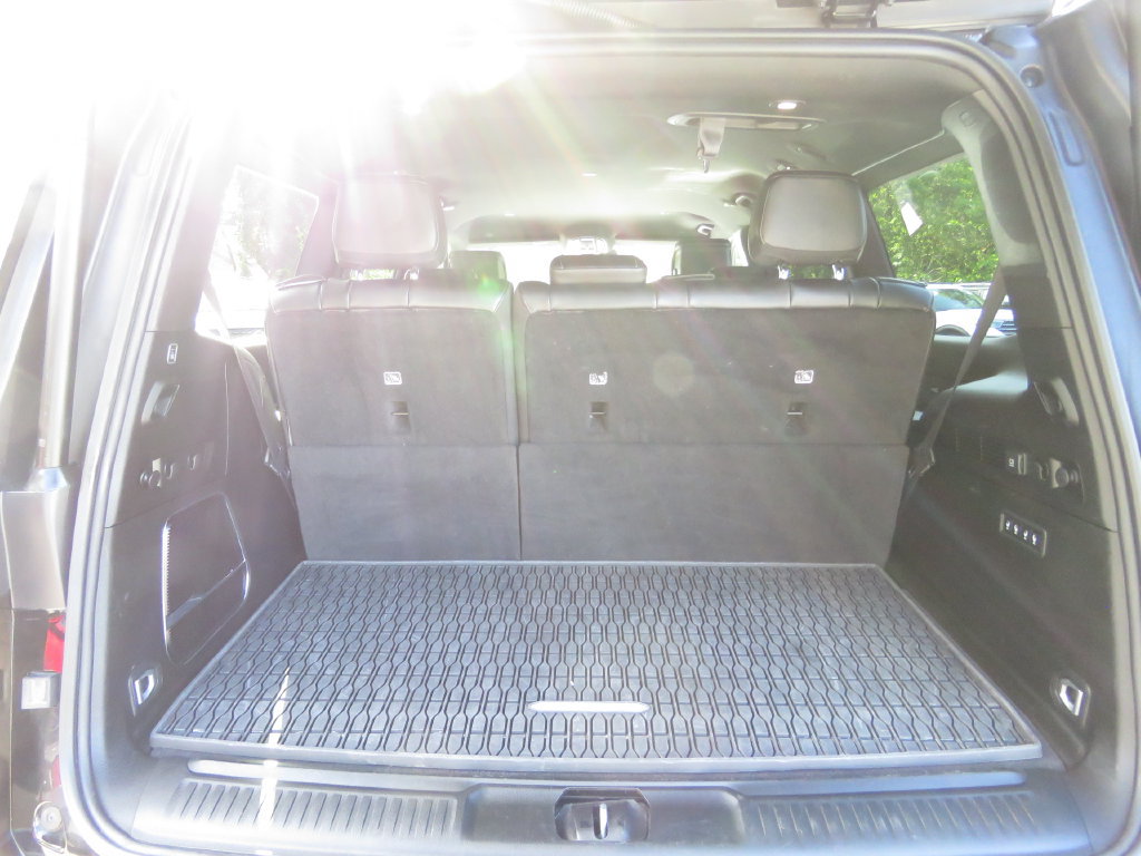 Used 2022 Jeep Wagoneer Series III w/ Rear Seat Video Group 1 AWD/4WD image 18