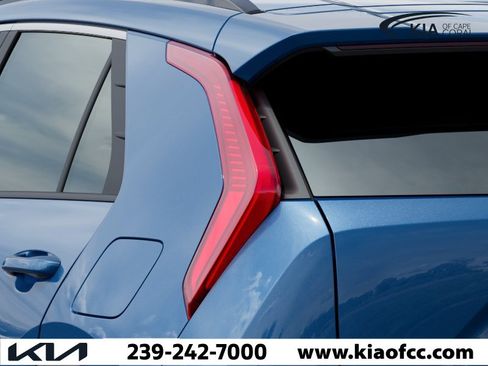 New 2026 Kia Niro EX FWD image 11