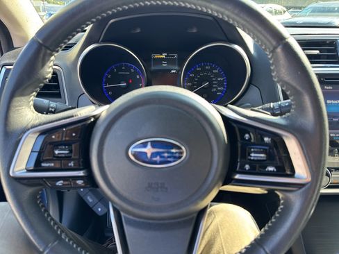 Used 2019 Subaru Outback 2.5i Limited AWD/4WD image 12