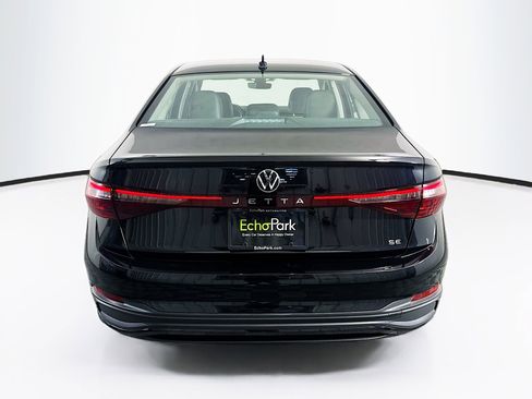 Used 2025 Volkswagen Jetta SE FWD image 7