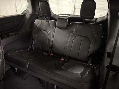 Used 2026 Chrysler Pacifica Select w/ S Appearance Package AWD/4WD image 28