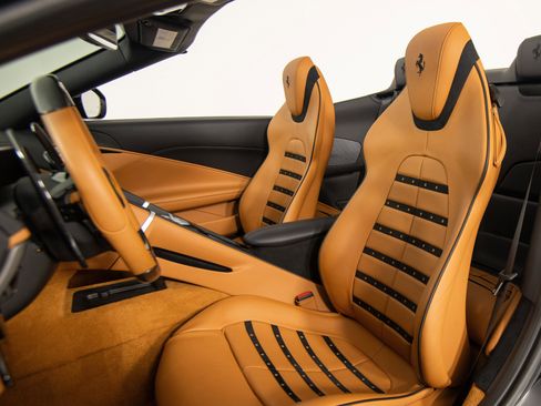 Certified 2025 Ferrari Roma Spider image 39