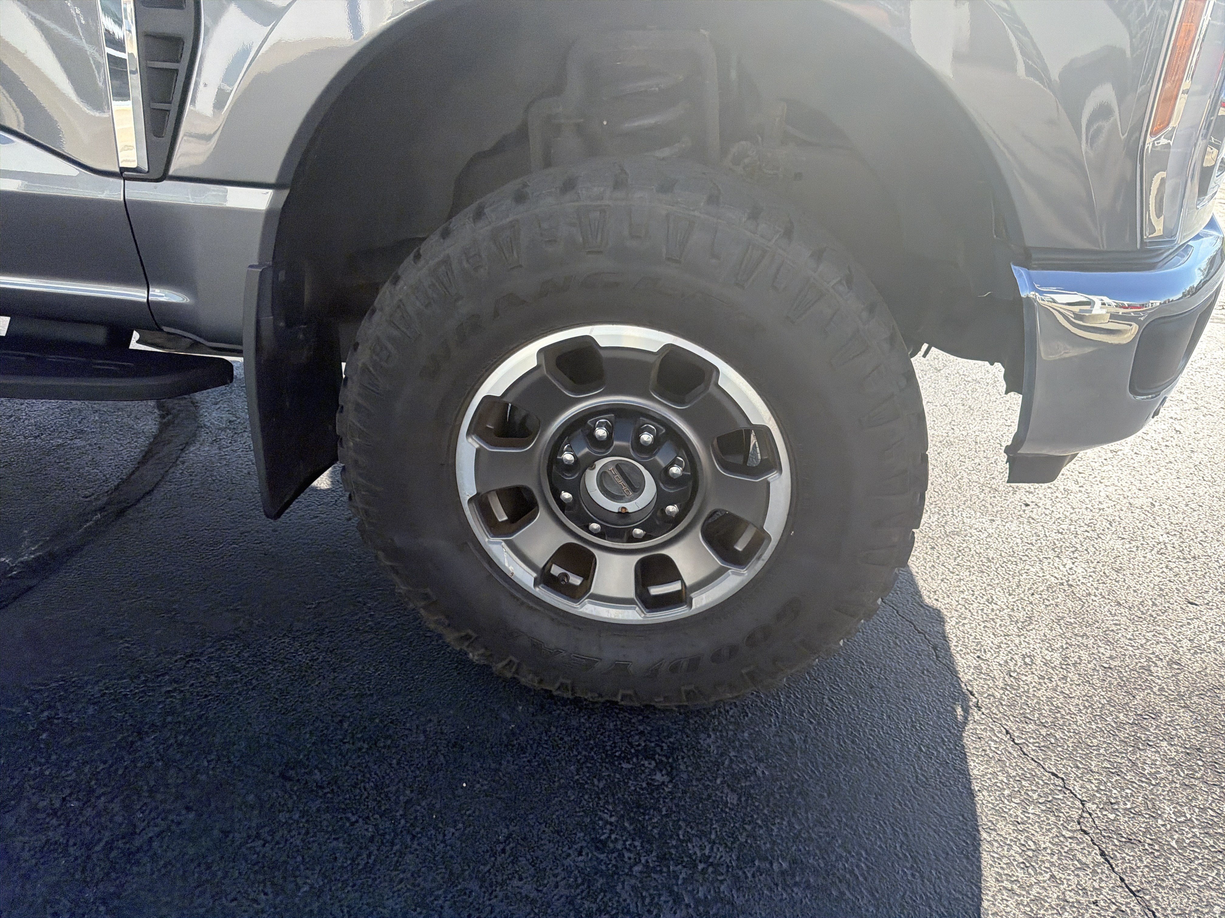 Used 2023 Ford F350 Lariat w/ Lariat Ultimate Package AWD/4WD image 9