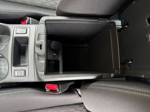 Used 2019 Nissan Rogue SV AWD/4WD image 30