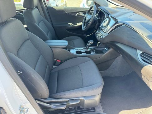 Used 2024 Chevrolet Malibu LT image 18