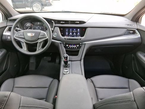 Used 2025 Cadillac XT5 Luxury w/ LPO, Floor Liner Package image 7