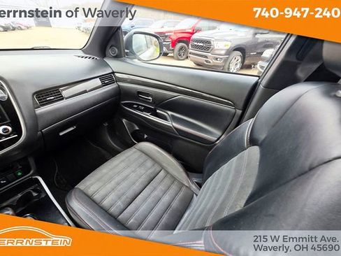 Used 2020 Mitsubishi Outlander LE image 11