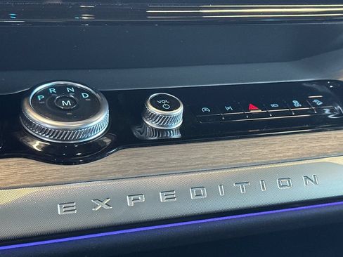 Certified 2025 Ford Expedition Max Platinum AWD/4WD image 22