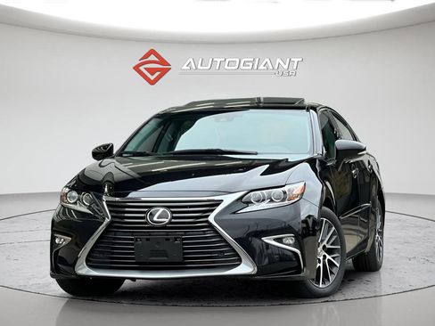 Used 2017 Lexus ES 350 w/ Luxury Package image 1