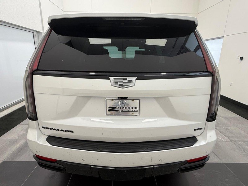 Used 2022 Cadillac Escalade Sport Platinum w/ LPO, ONYX Package AWD/4WD image 4