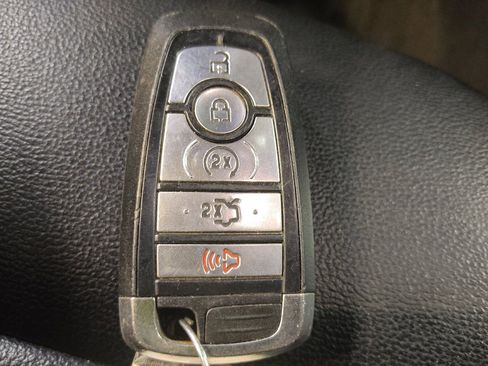 Used 2019 Ford Edge SEL w/ Equipment Group 201A AWD/4WD image 32