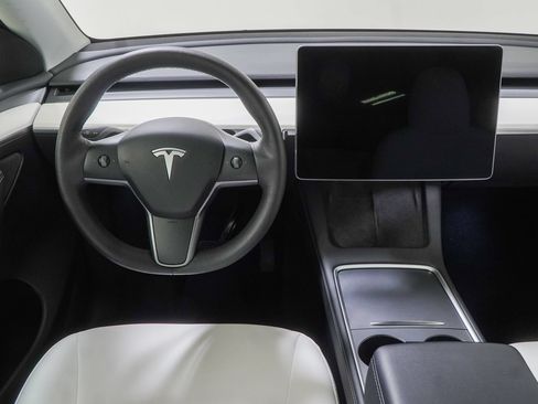 Used 2023 Tesla Model Y Long Range AWD/4WD image 24