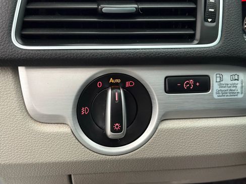 Used 2013 Volkswagen Passat TDI SE image 13