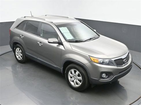 Used 2013 Kia Sorento LX w/ Convenience Pkg image 44