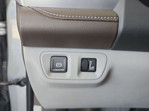 Certified 2023 GMC Acadia SLT w/ LPO, Floor Liner Package FWD image 18