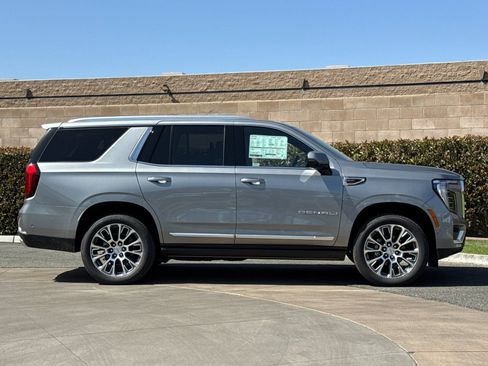 New 2026 GMC Yukon Denali w/ Denali Reserve Package AWD/4WD image 3