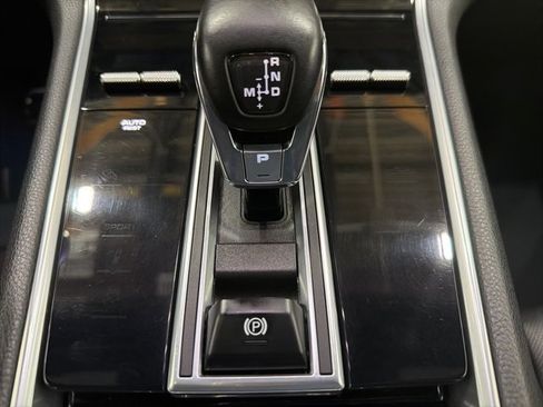 Used 2018 Porsche Panamera 4 image 40