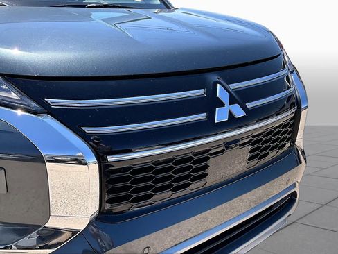 Used 2025 Mitsubishi Outlander SE AWD/4WD image 29