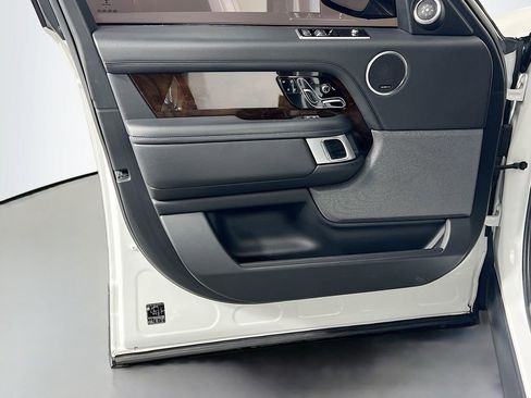 Used 2021 Land Rover Range Rover image 17