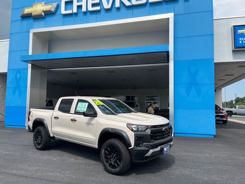 New 2026 Chevrolet Colorado Trail Boss AWD/4WD image 1