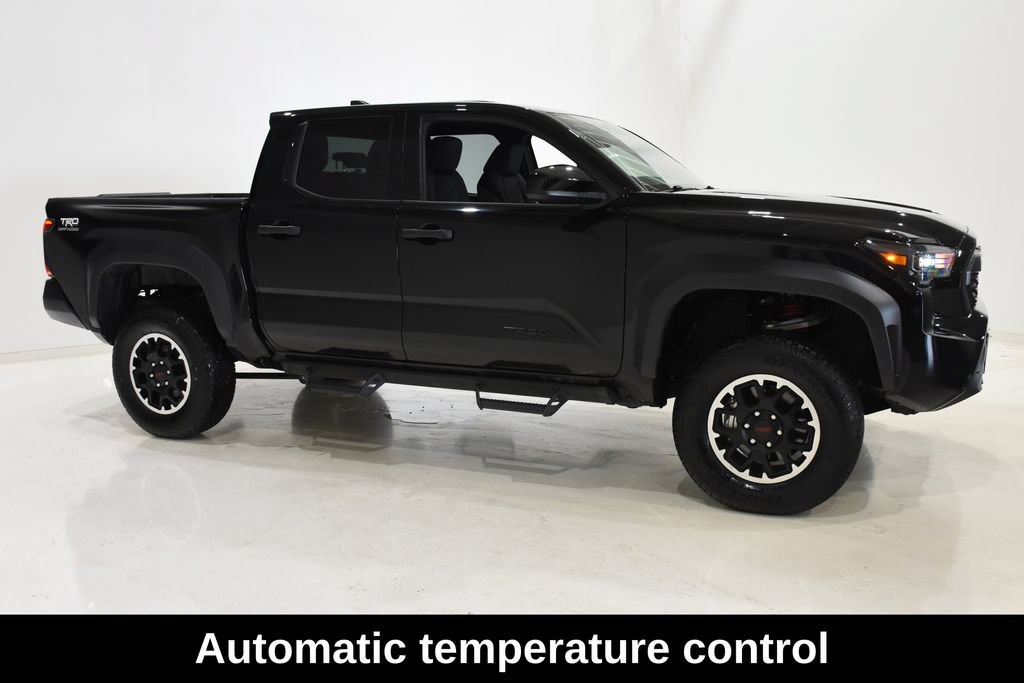 Used 2025 Toyota Tacoma TRD Off-Road AWD/4WD image 4