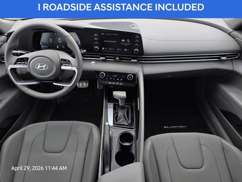 Used 2025 Hyundai Elantra Sport FWD image 11