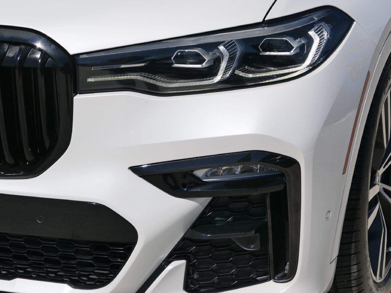 Used 2019 BMW X7 xDrive40i w/ Premium Package AWD/4WD image 9